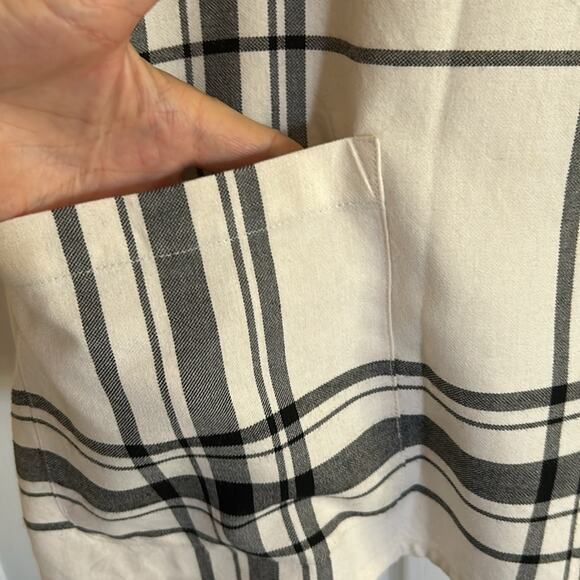 Women’s size extra large, Liz Claiborne, Plaid Beige and brown long sleeve shirt - Picture 3 of 6